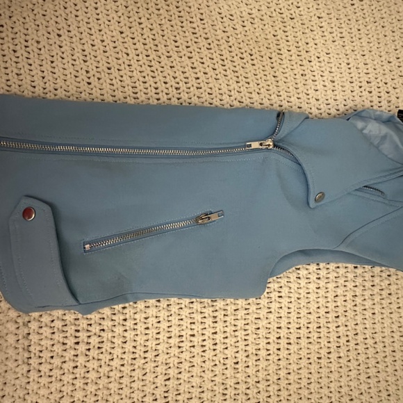 Vest - Picture 2 of 3